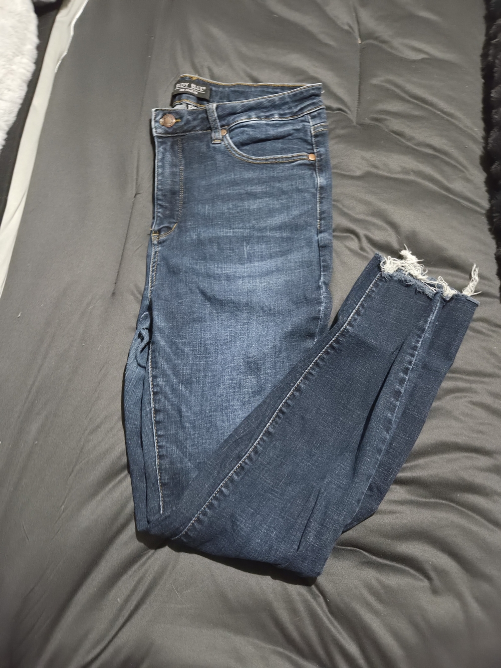Judy Blue Dark Blue Skinny Jeans with Frayed Ankles